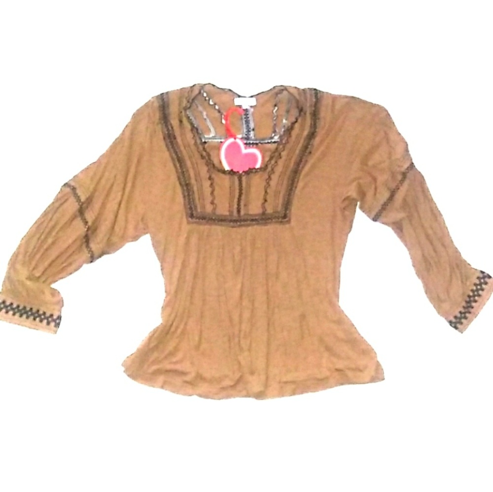 NWT Luv2Luv Boho Embroidered Loose Fit Peasant Top